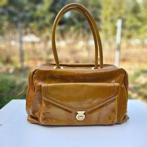 GOLDENBLEU Patent Leather Shoulder Bag Handbag Satchel, Pre-owned